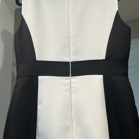 TAHARI ARTHUR S. LEVINE 👗Black & white cocktail dress  Size 12 in 💕condition - Picture 8 of 12
